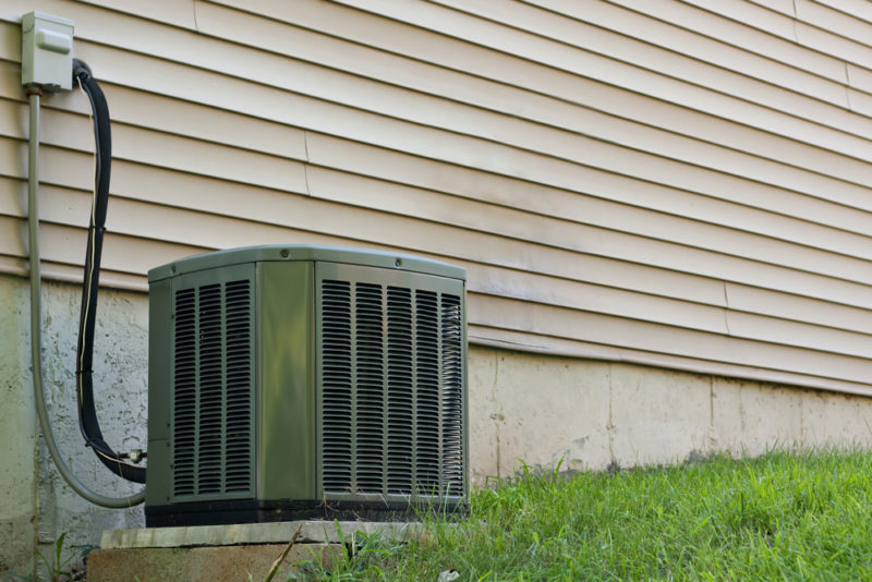 5 Common Warning Signs of a Failing Air Conditioner shutterstock_236494240 CommonWarningSignsofaFailingAirConditioner